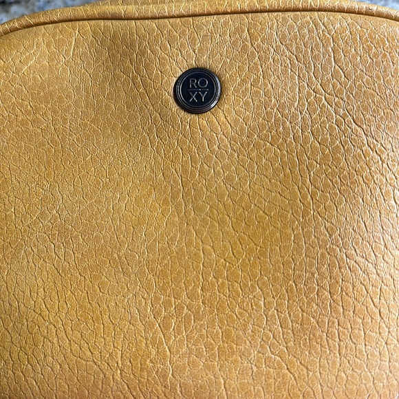 Yellow Roxy purse - Picture 2 of 5